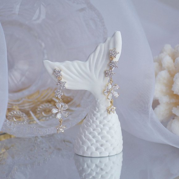 NEW 14K Gold Plated Diamond Flower Drop Earrings b - Picture 6 of 6